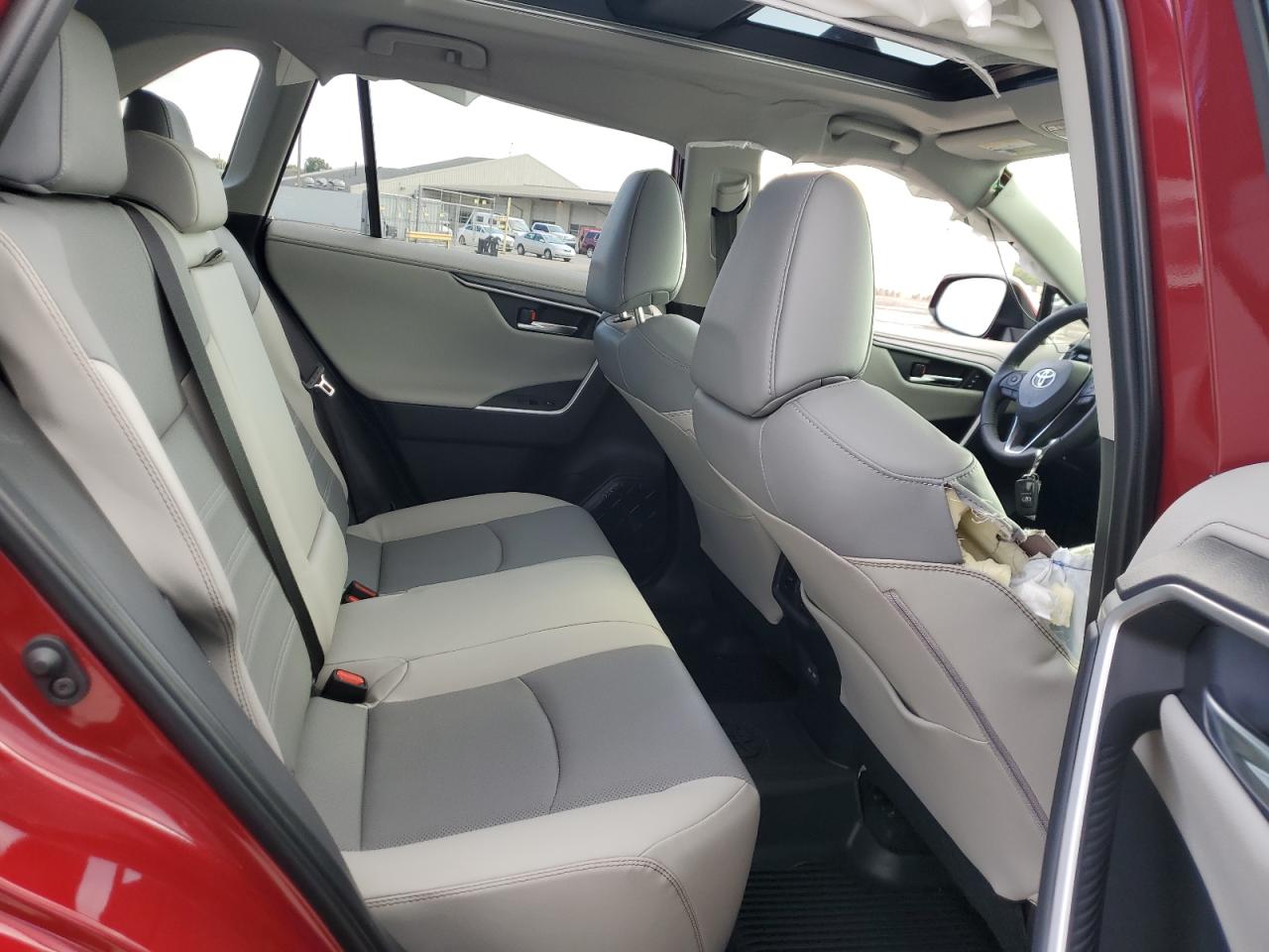 Toyota RAV4 Limited Image 12