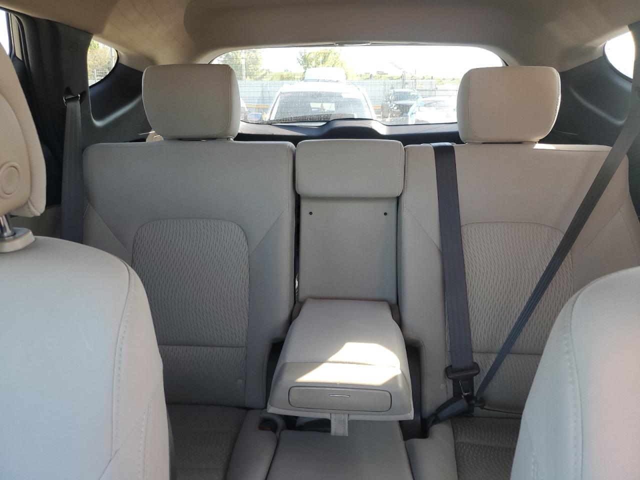 Hyundai SANTA FE Image 13