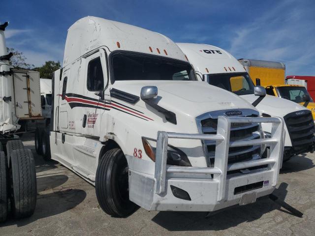  Salvage Freightliner Cascadia 1