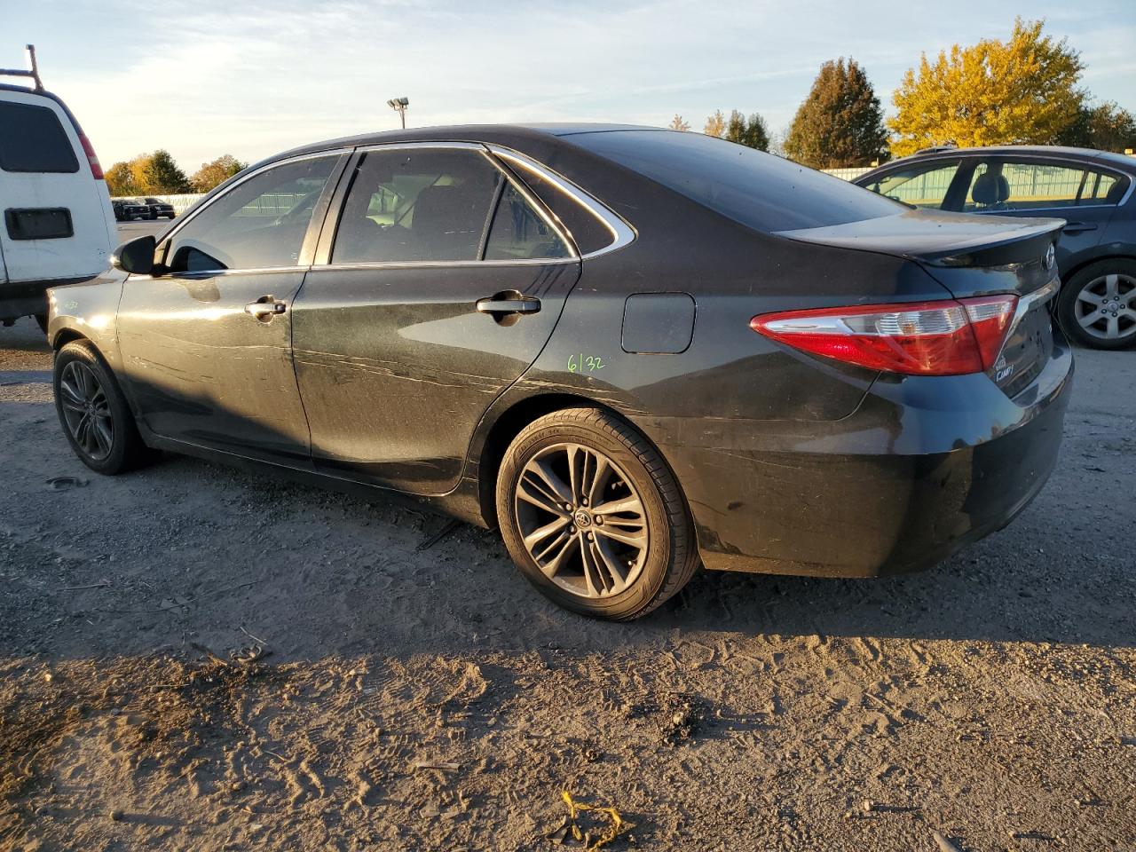 Toyota Camry Le Image 6