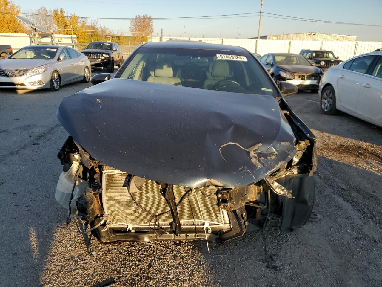 Toyota Camry Le Image 3