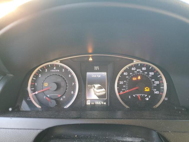 Toyota Camry Le Image 8