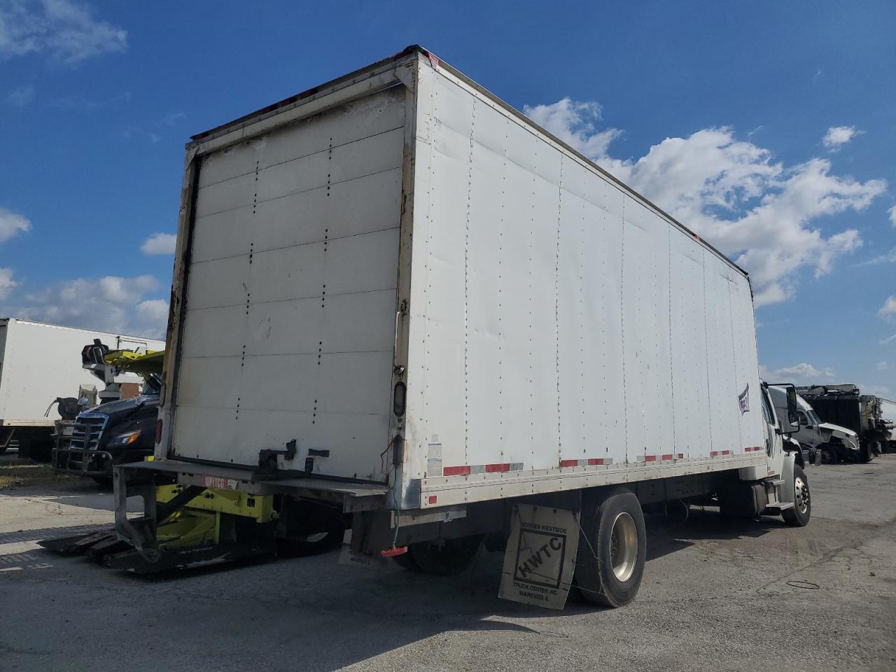Freightliner M2 106 Medium Duty Image 2