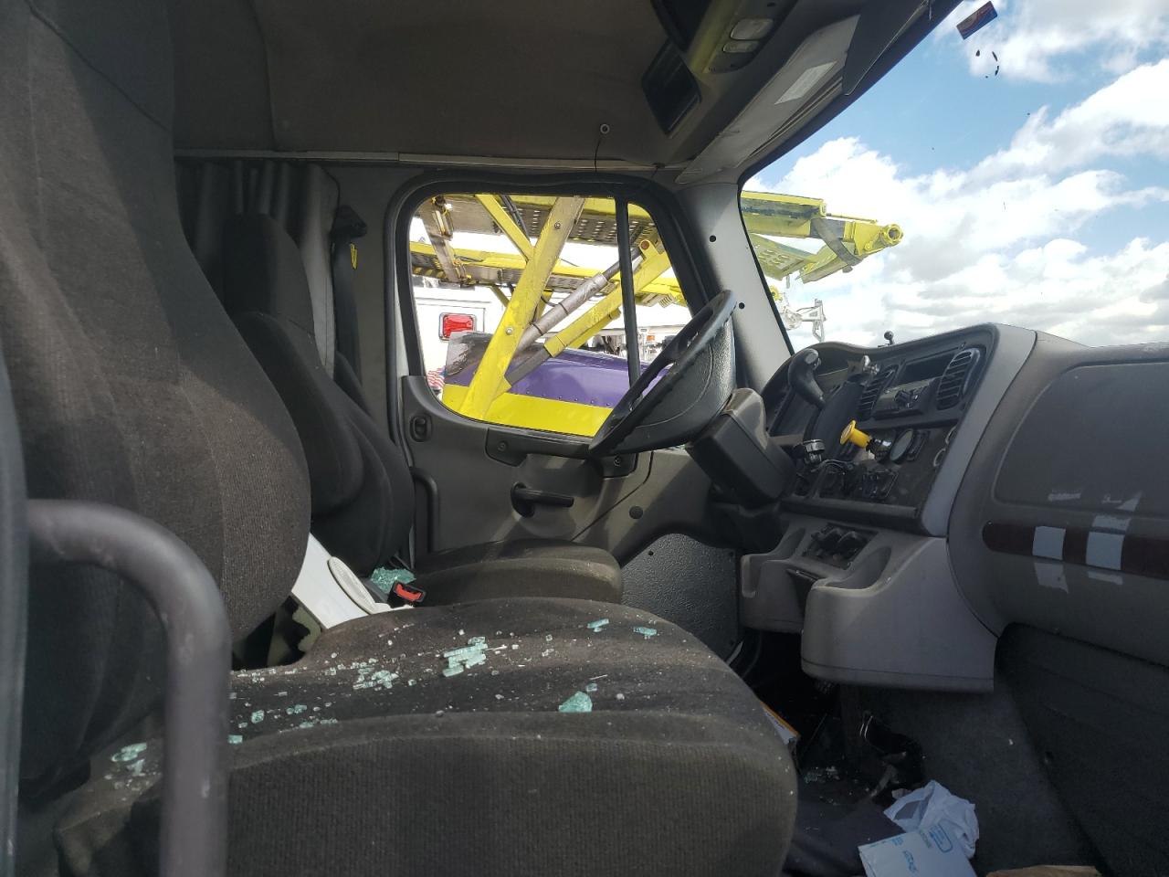 Freightliner M2 106 Medium Duty Image 6