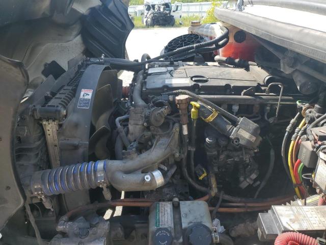 Freightliner M2 106 Medium Duty Image 5