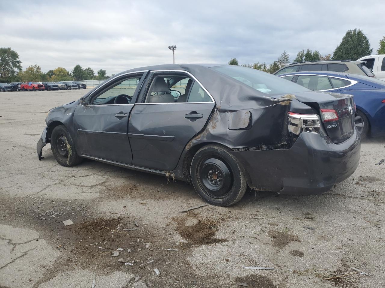 Toyota Camry Hybrid Image 3