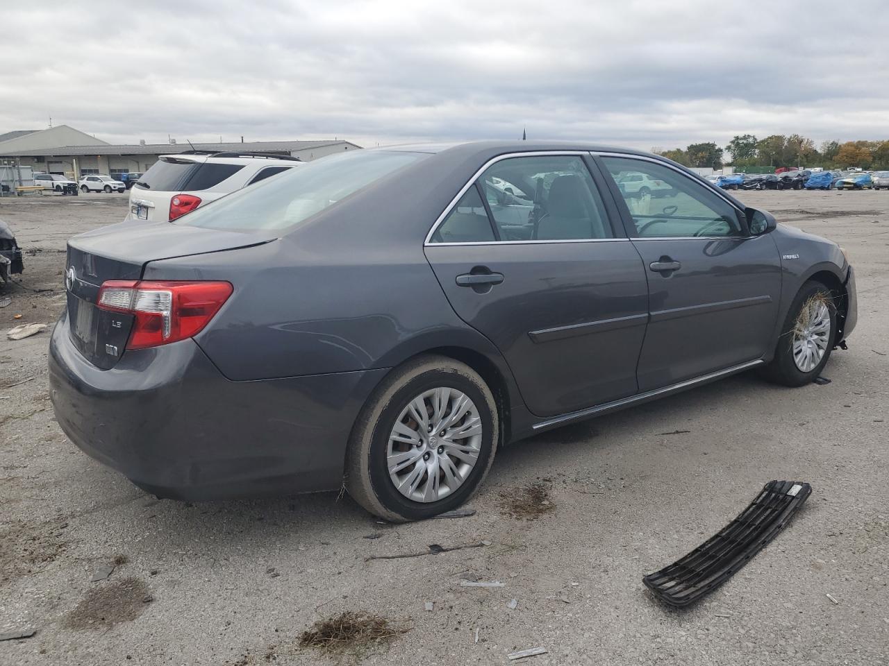 Toyota Camry Hybrid Image 12