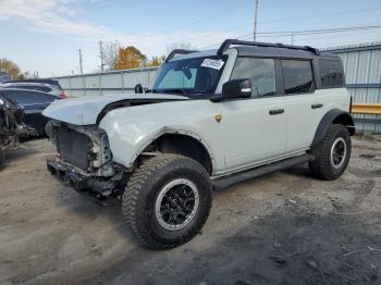  Salvage Ford Bronco