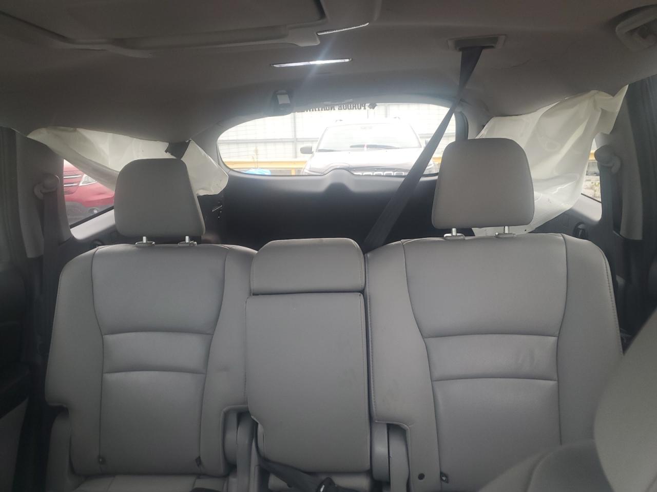 Honda Pilot Touring Image 14