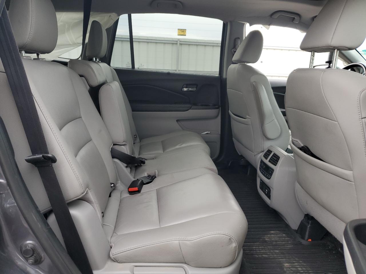 Honda Pilot Touring Image 8