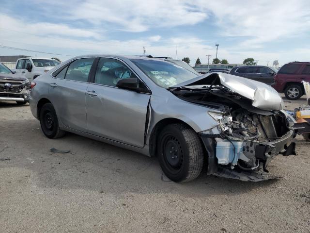 Toyota Camry Le Image 5