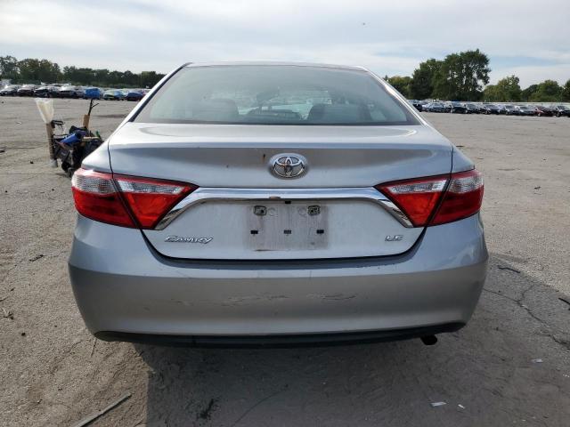 Toyota Camry Le Image 8
