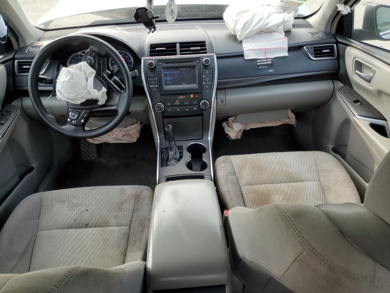 Toyota Camry Le Image 10