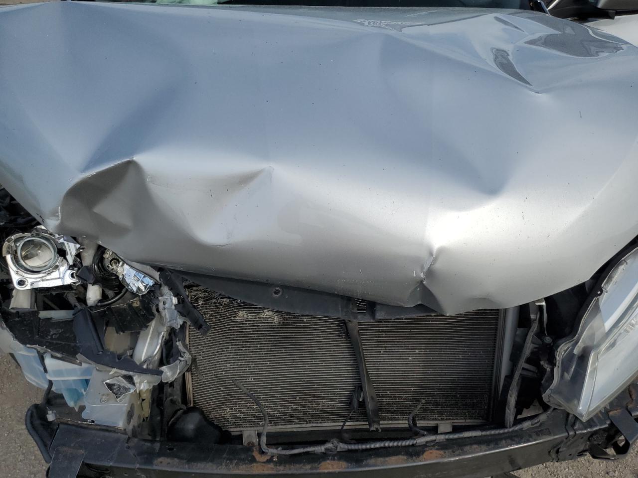 Toyota Camry Le Image 12