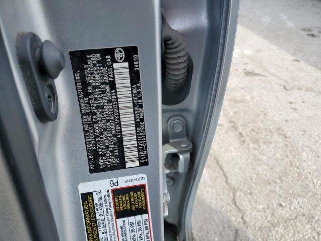 Toyota Camry Le Image 9