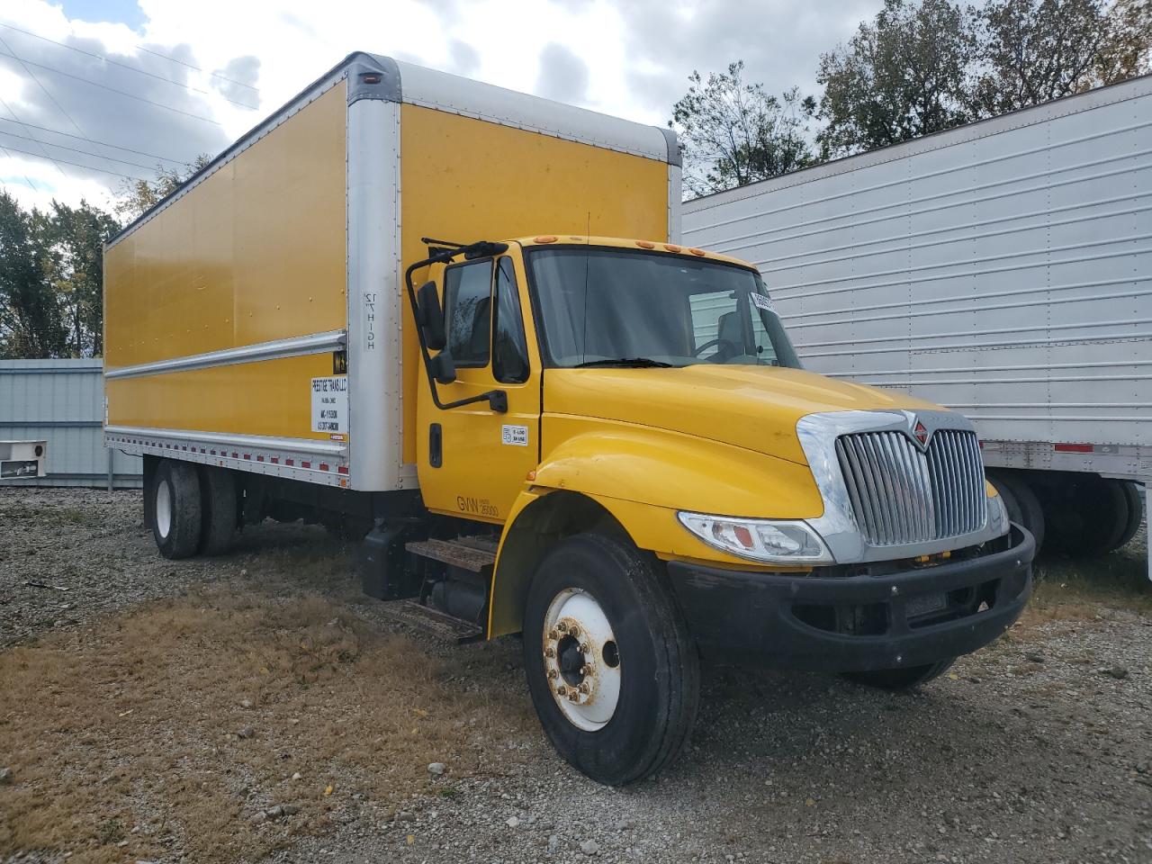 International 4300 4300 Image 1