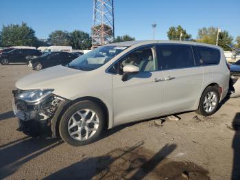  Salvage Chrysler Pacifica