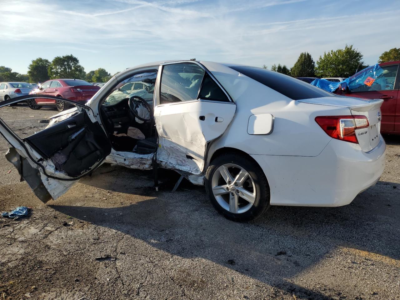 Toyota Camry Base Image 2