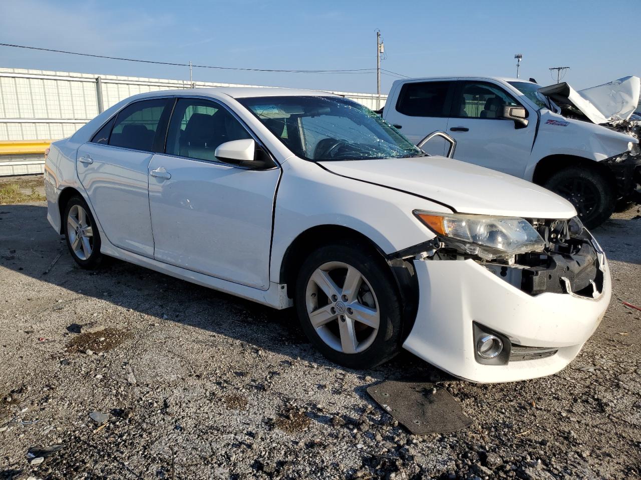 Toyota Camry Base Image 11