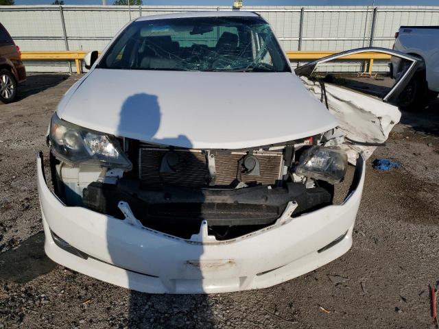 Toyota Camry Base Image 6