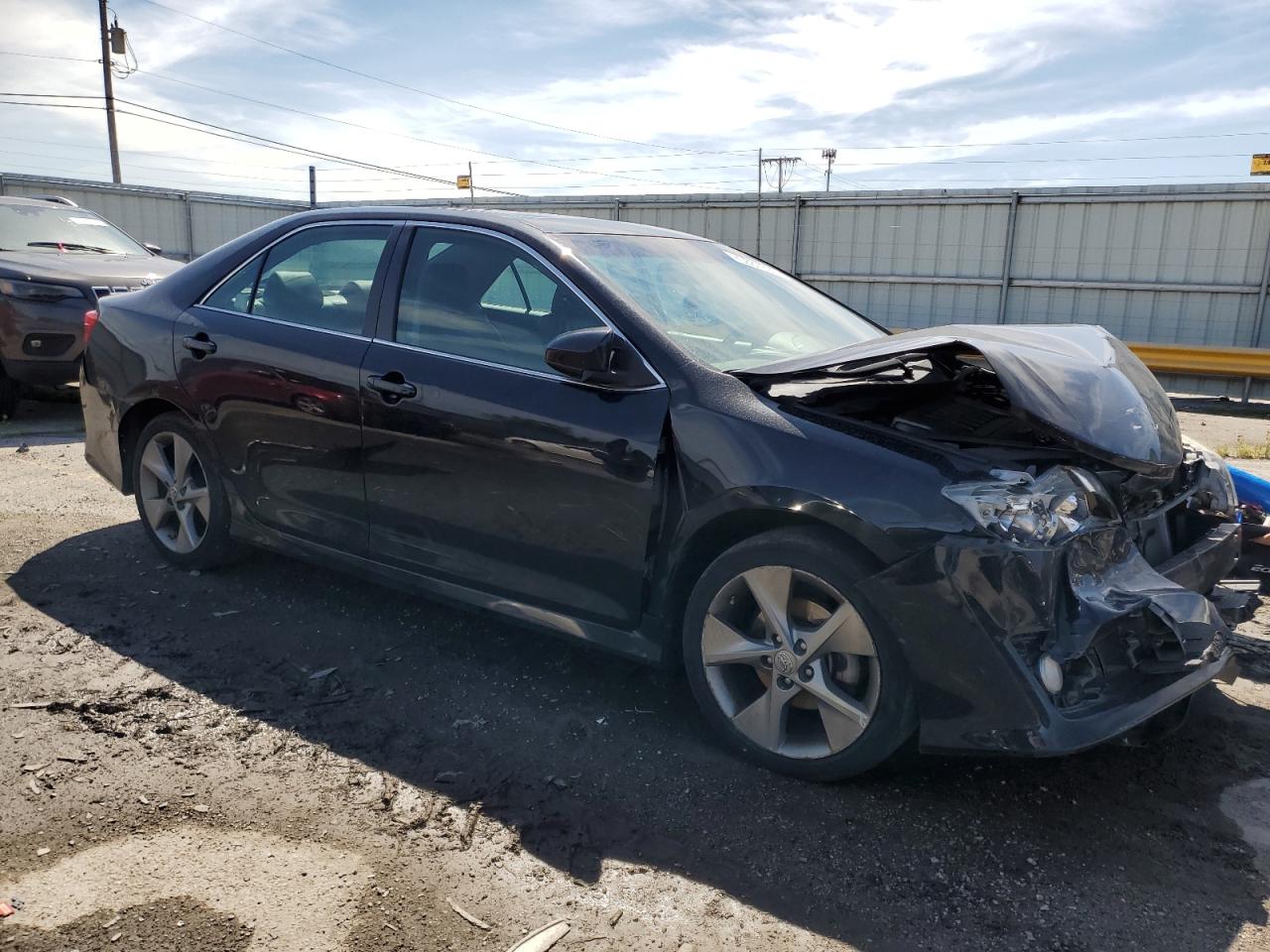 Toyota Camry Se Image 2