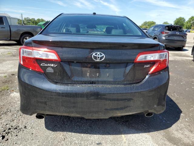 Toyota Camry Se Image 10