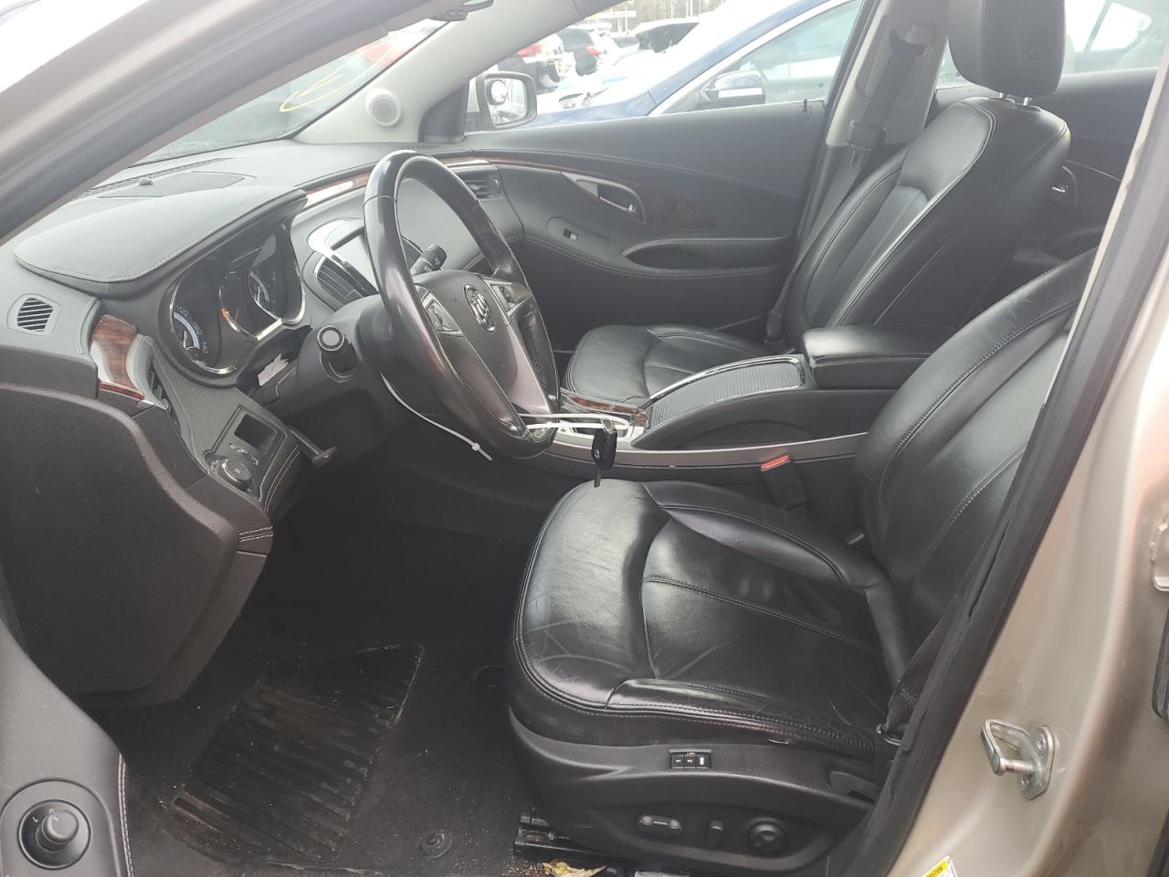 Buick LaCrosse Image 2