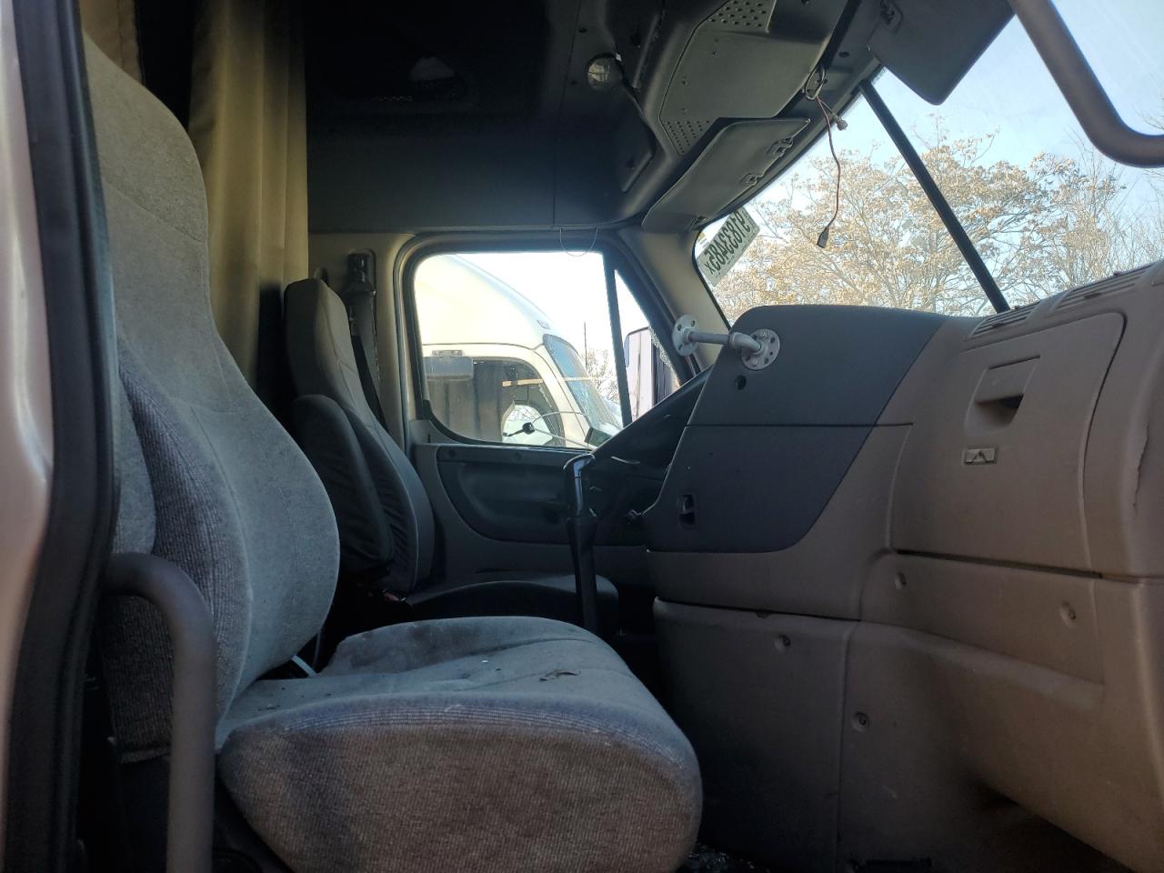 Freightliner Cascadia Image 7