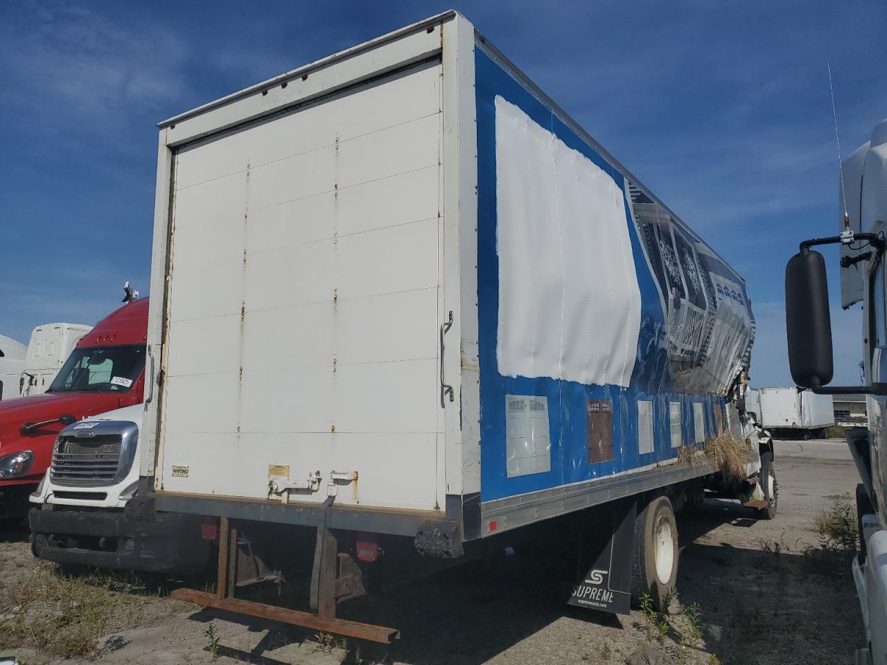 Freightliner M2 106 Medium Duty Image 3