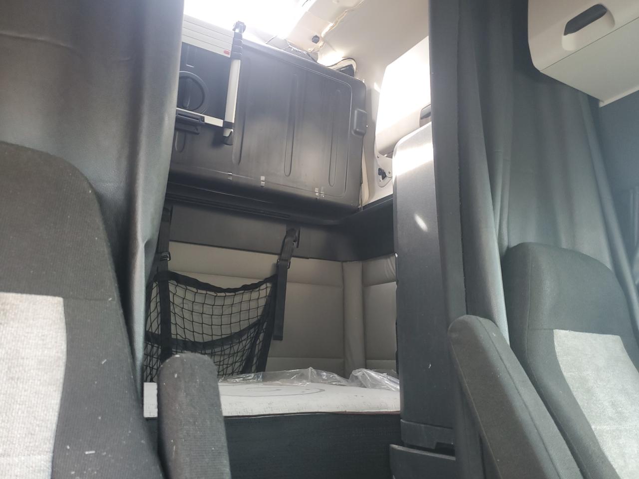 Freightliner Cascadia 1 Image 7