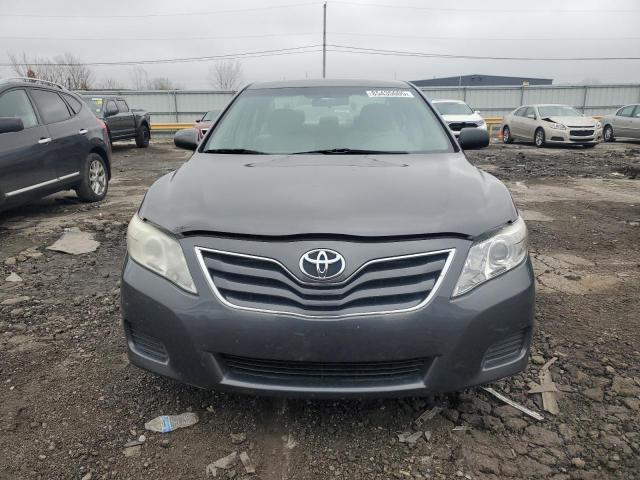 Toyota Camry Base Image 8