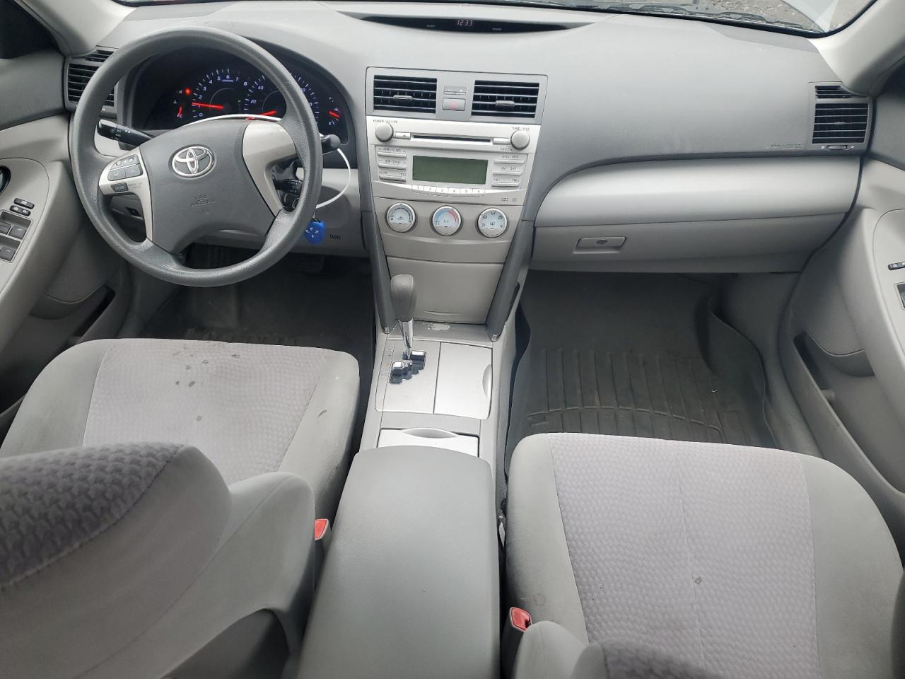 Toyota Camry Base Image 11