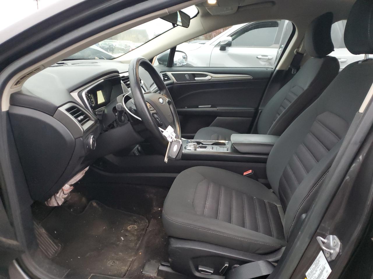 Ford Fusion Se Image 8