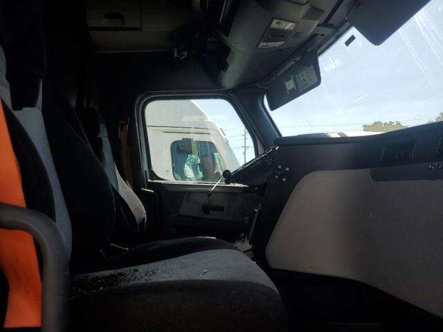 Freightliner Cascadia 1 Image 3