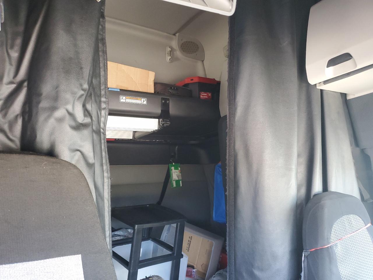 Freightliner Cascadia 1 Image 4