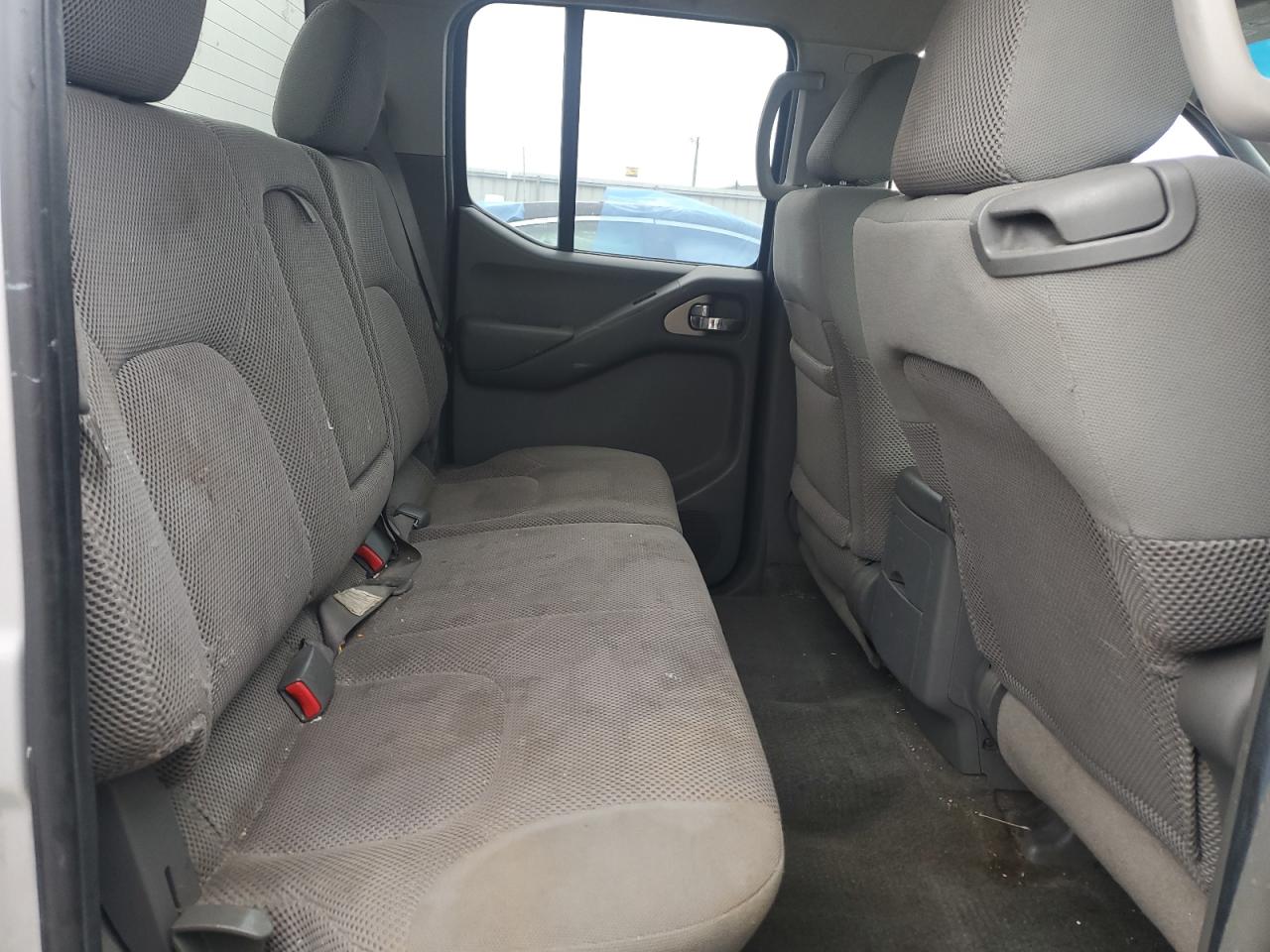 Nissan Frontier Crew Cab Le Image 12