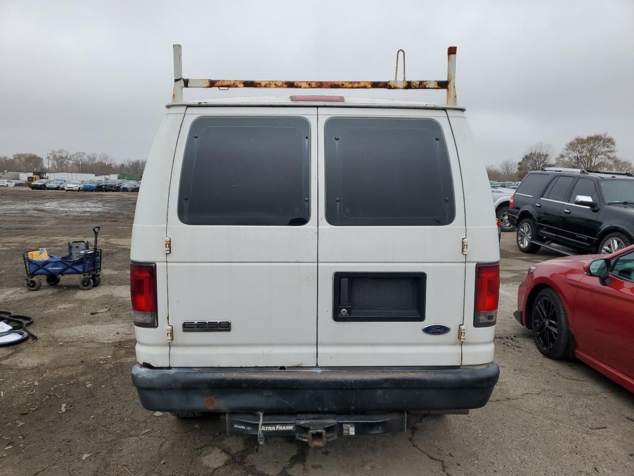 Ford E-250 E250 Van Image 12