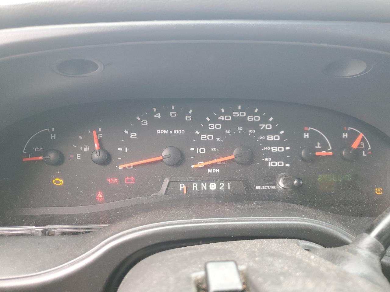 Ford E-250 E250 Van Image 6