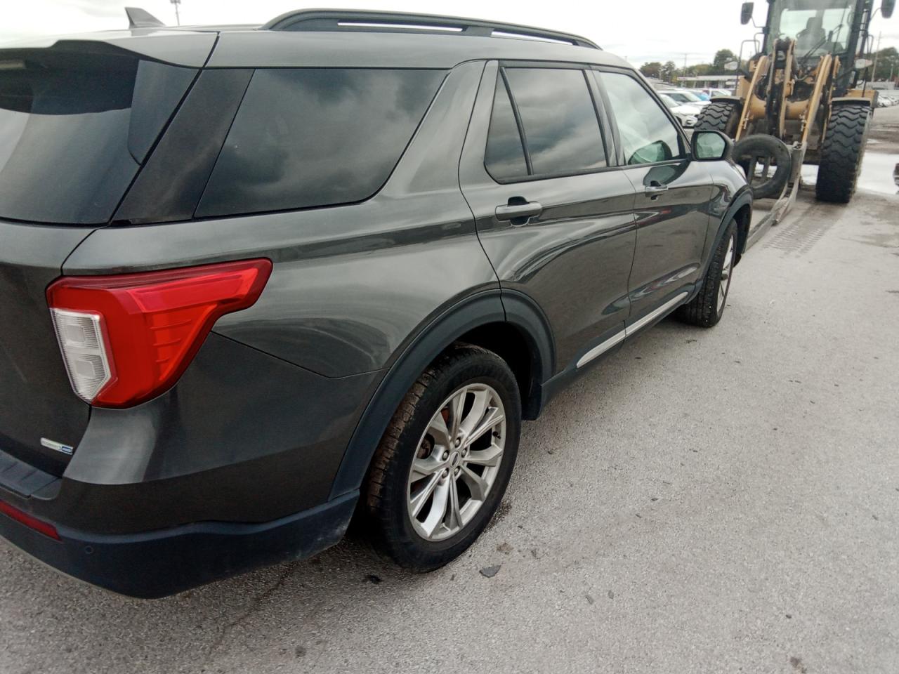 Ford Explorer Xlt Image 4