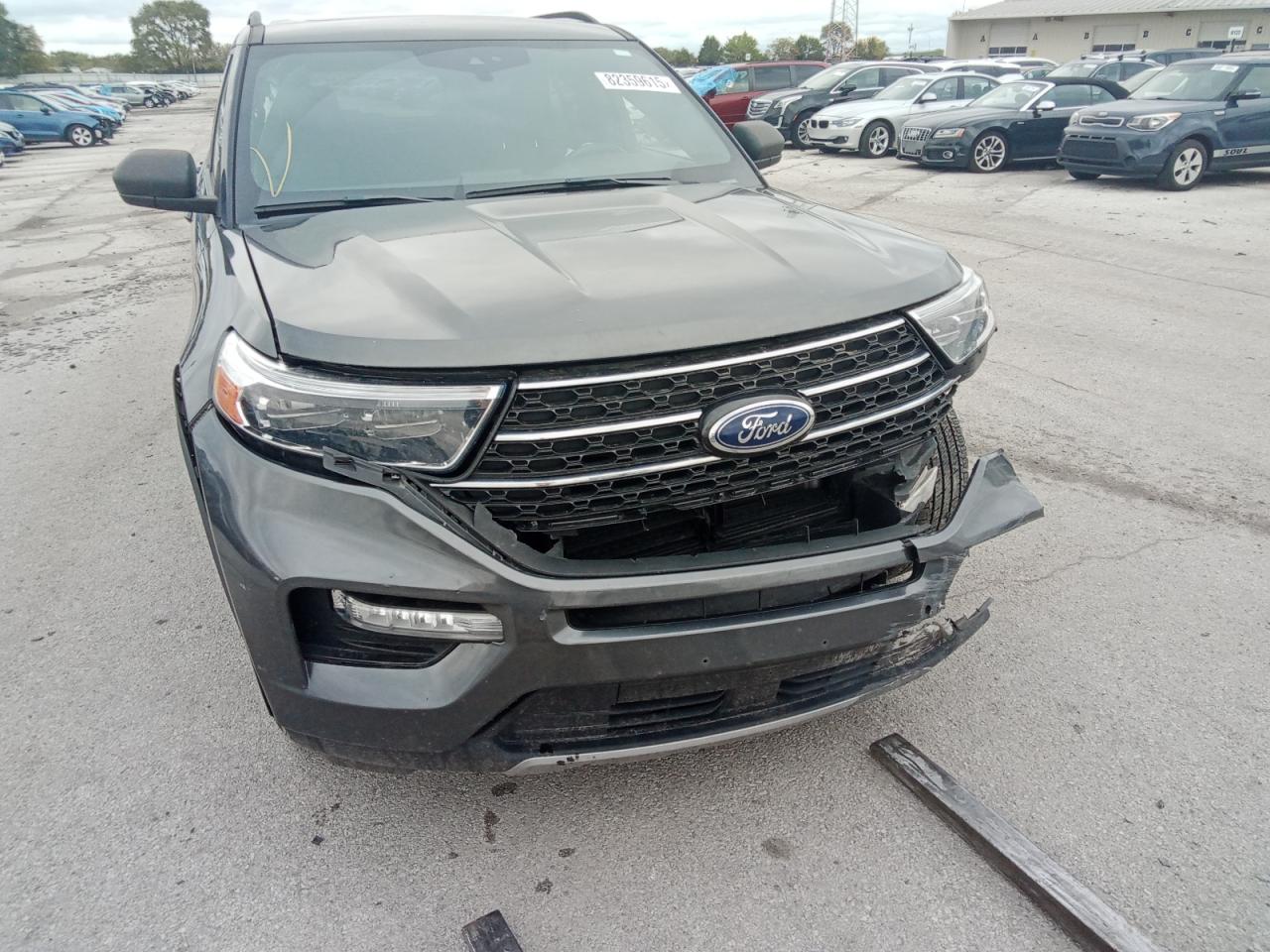 Ford Explorer Xlt Image 7