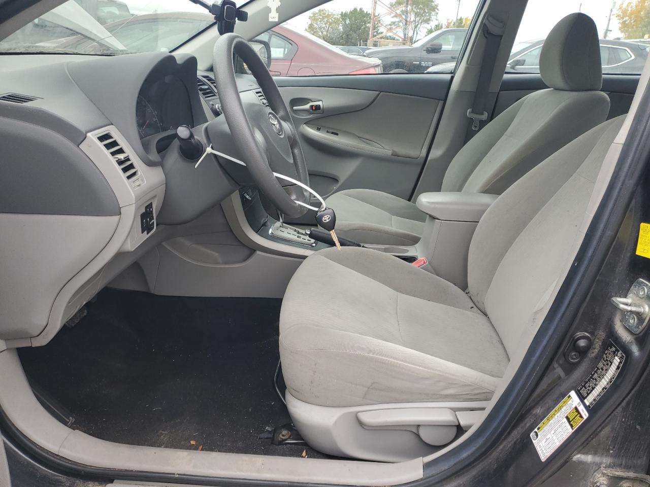 Toyota Corolla Base Image 5