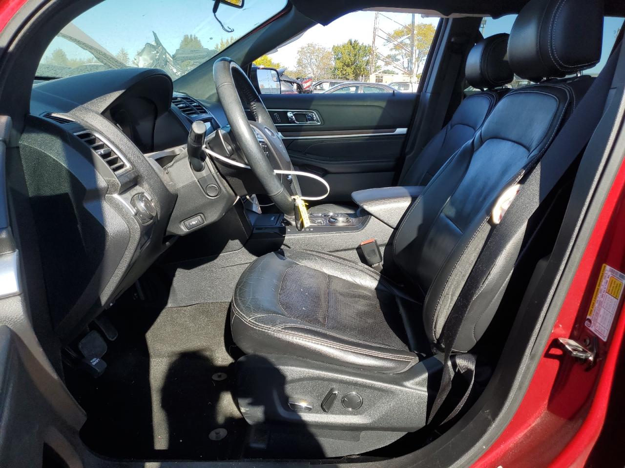 Ford Explorer Limited Image 12