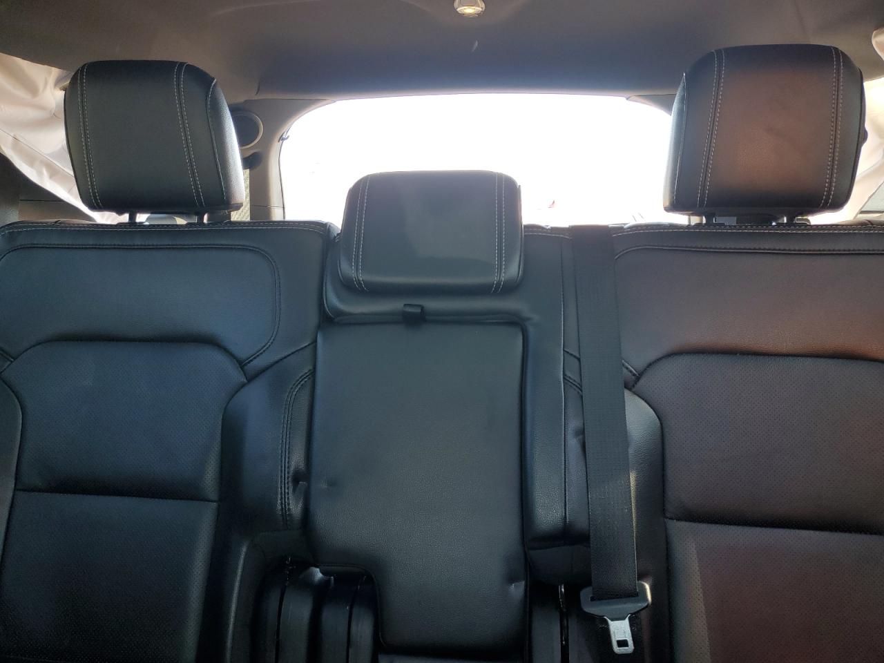 Ford Explorer Limited Image 9