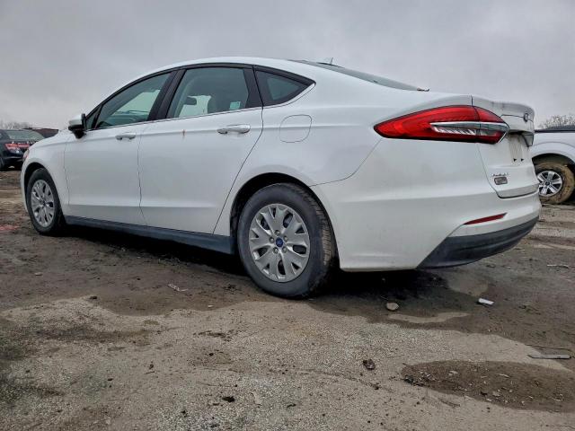 Ford Fusion S Image 3