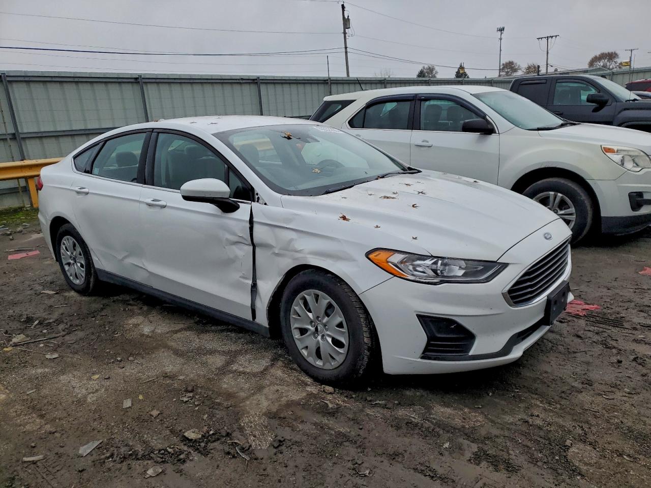 Ford Fusion S Image 5