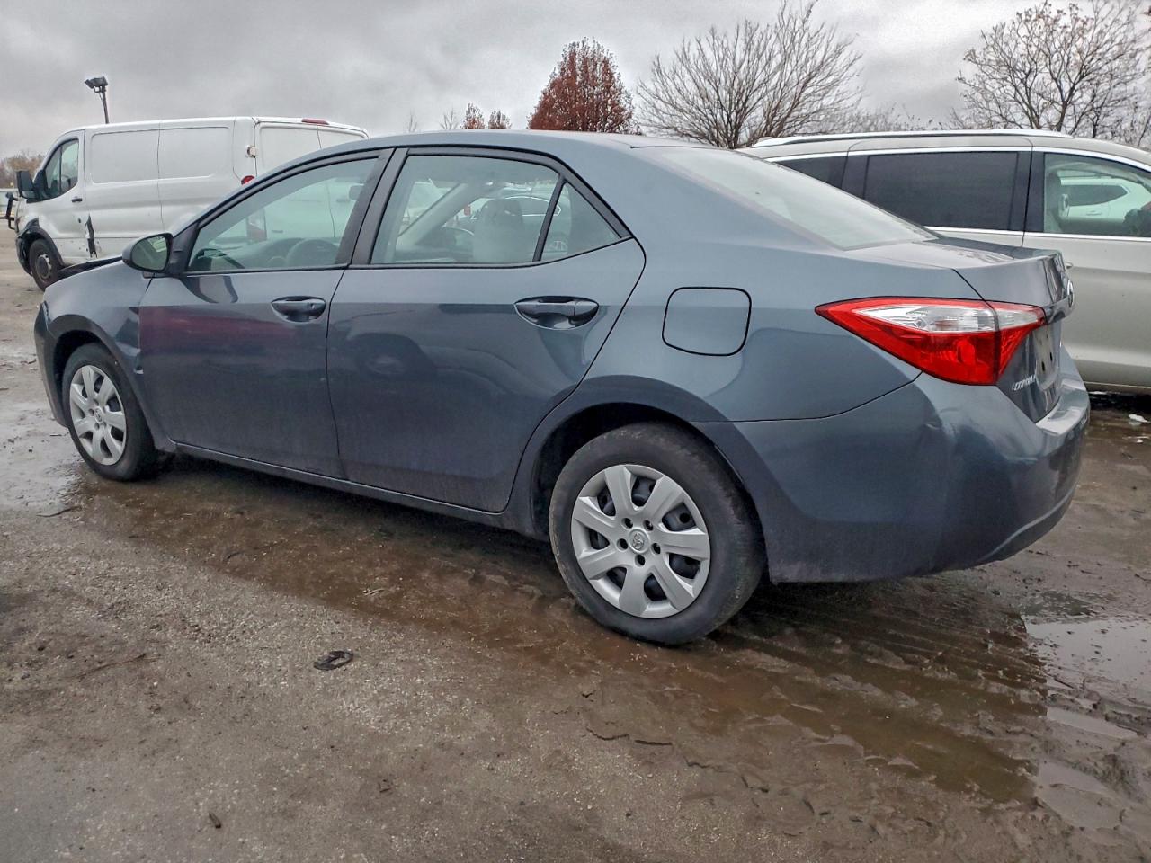 Toyota Corolla L Image 4