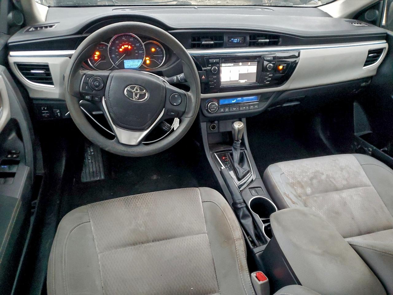 Toyota Corolla L Image 8