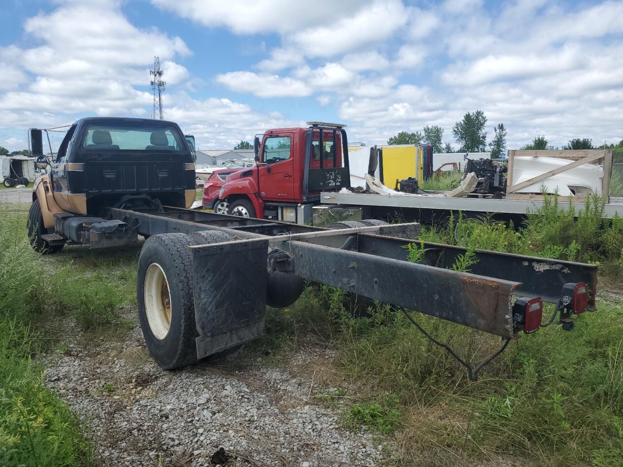 Ford F-650 Super Duty Image 4