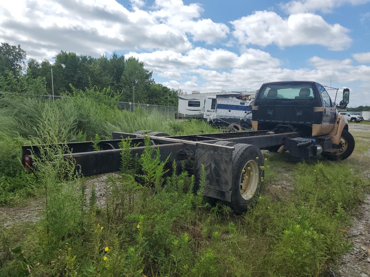 Ford F-650 Super Duty Image 7