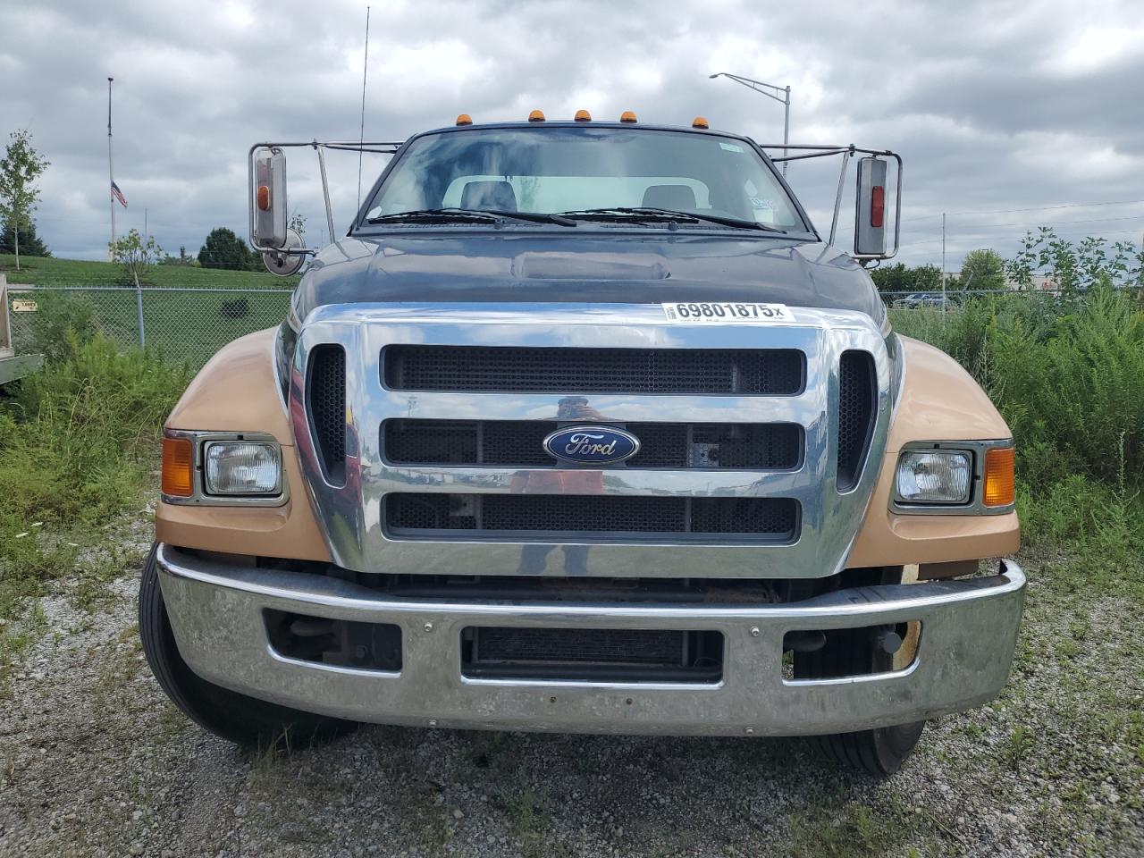 Ford F-650 Super Duty Image 2